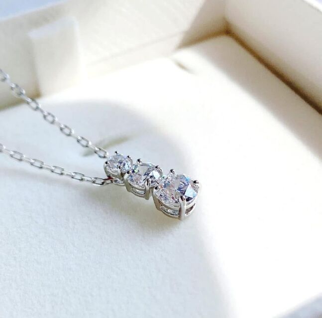 Swarovski хүзүүний зүүлт