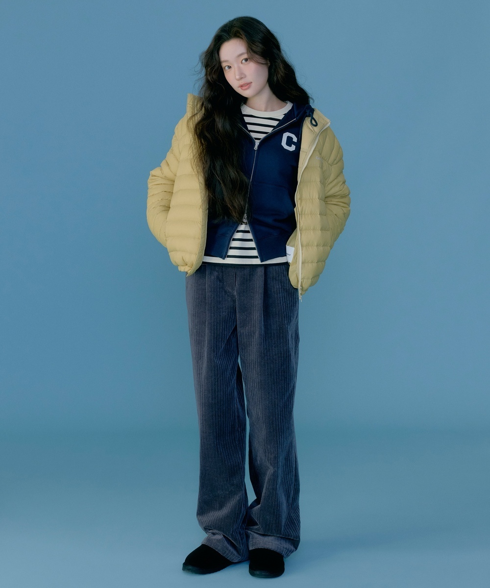 Woman Corduroy Pintuck Pants