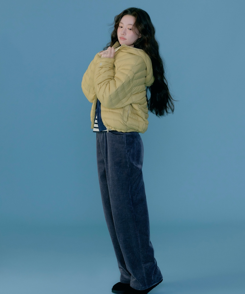 Woman Corduroy Pintuck Pants