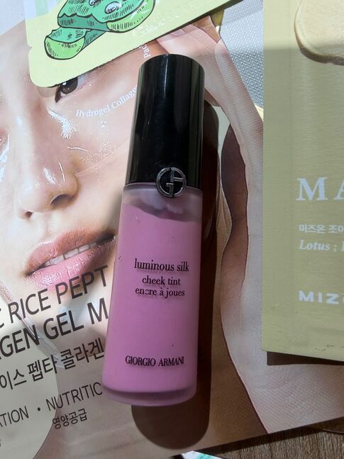 Armani , bobbi brown blush