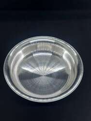 Дунд гарын мөнгөн аяга