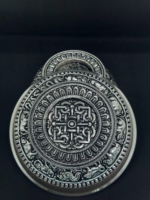 Мөнгөн аяга