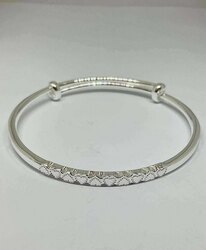 Мөнгөн бугуйвч