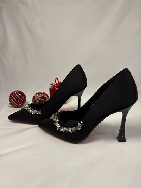 Өндөр өсгийт