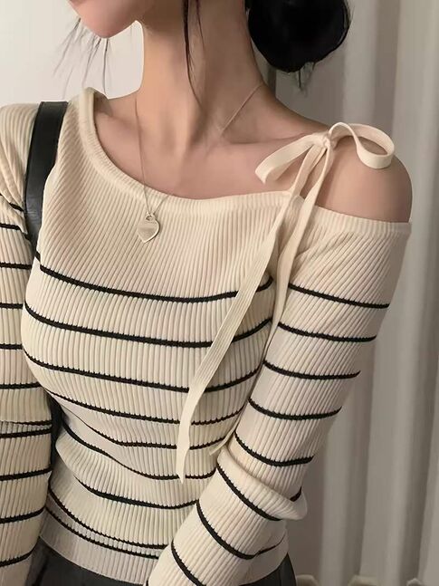 Загварлаг эмэгтэй цамц