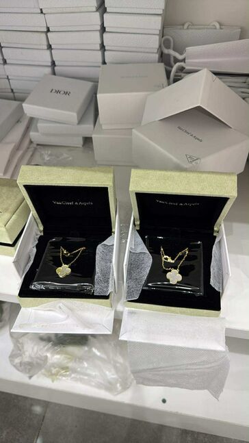 Vancleef хүзүүний зүүлт