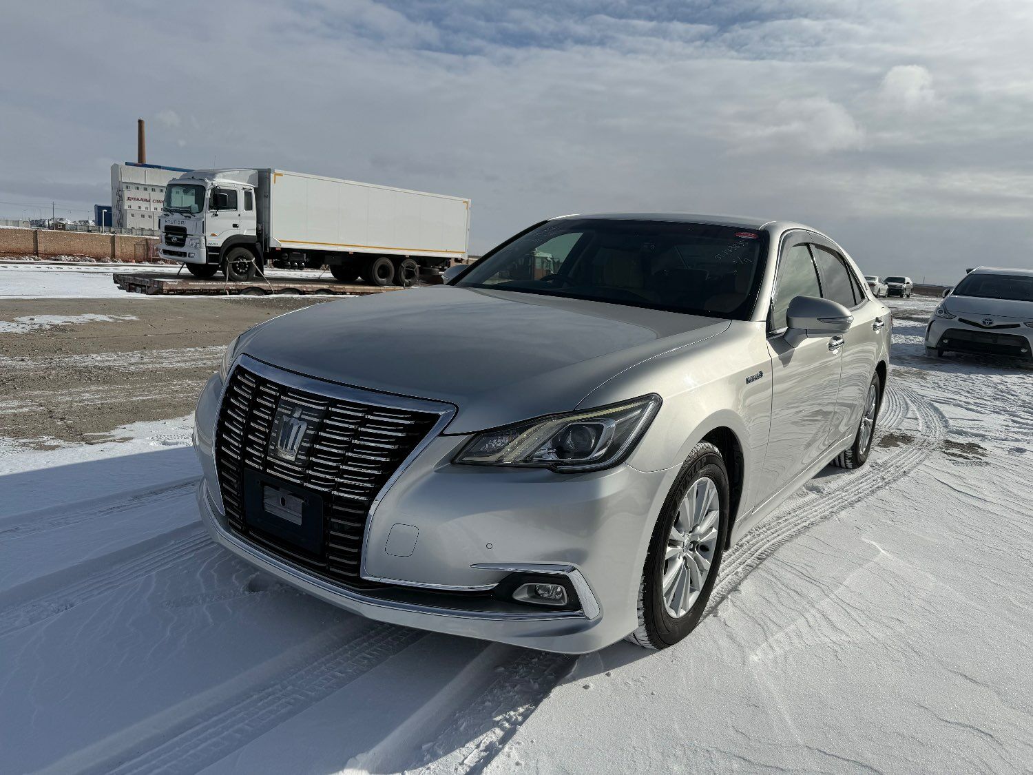 Toyota crown 210 hybrd 2016-2025