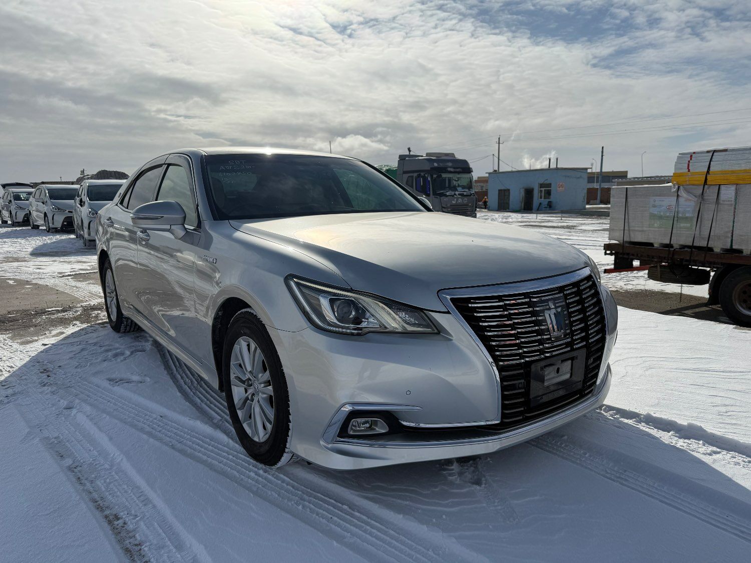 Toyota crown 210 hybrd 2016-2025