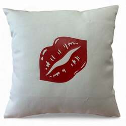 Цагаан тааран дээр уруултай