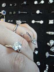 Moissanette diamond.