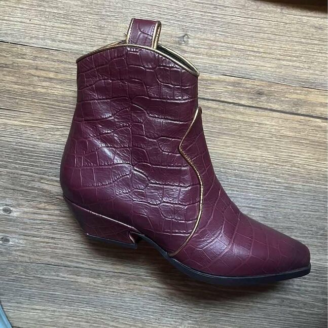 Итали 35 размерын цэвэр арьсан г