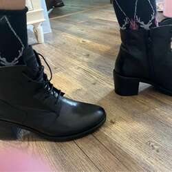 Энэтхэг арьсан 40 размерын гутал