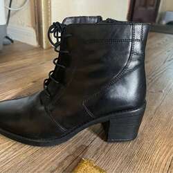 Энэтхэг арьсан 40 размерын гутал