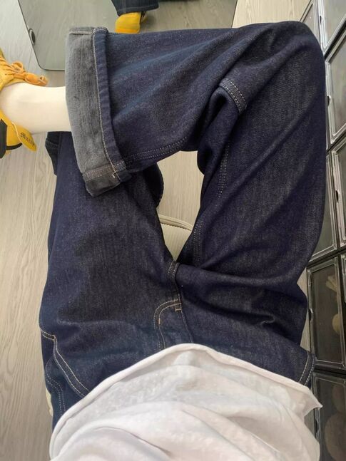 Дотортой жинс