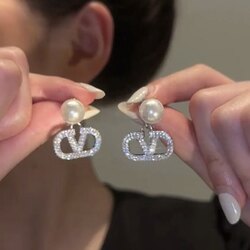 Ээмэг | valentino