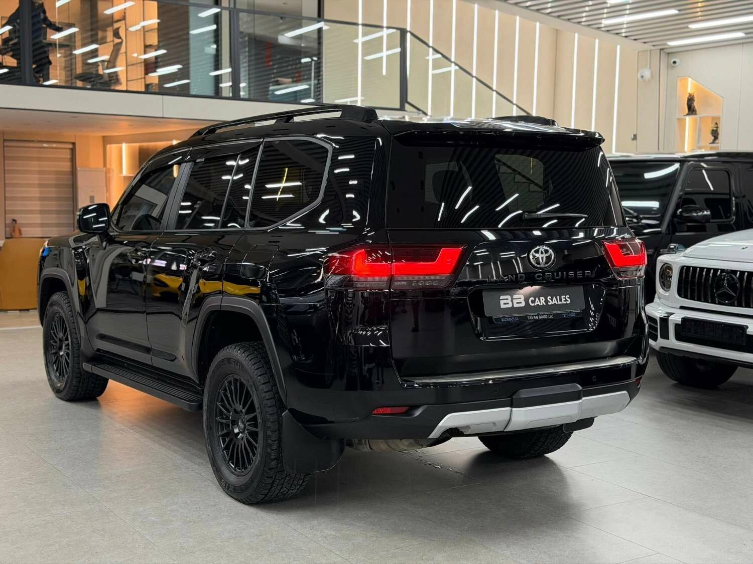 Toyota land cruiser 300