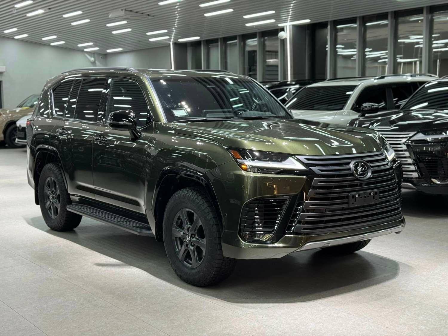 Lexus lx700
