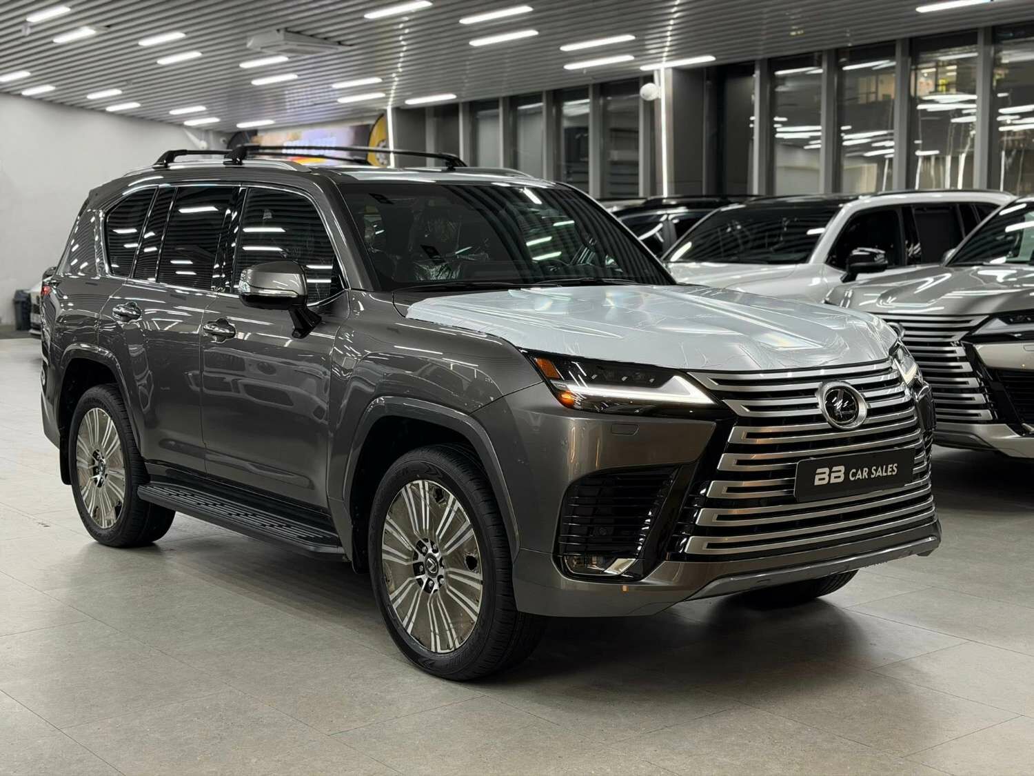 Lexus lx600