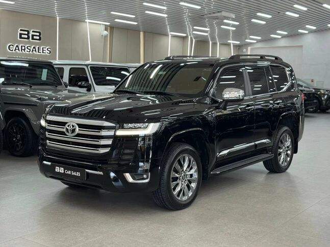 Toyota land cruiser 300