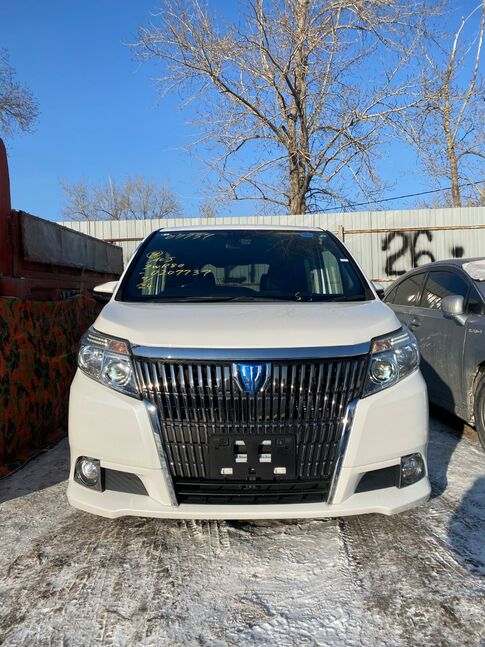 Toyota esquire 2016/2025,11 sar