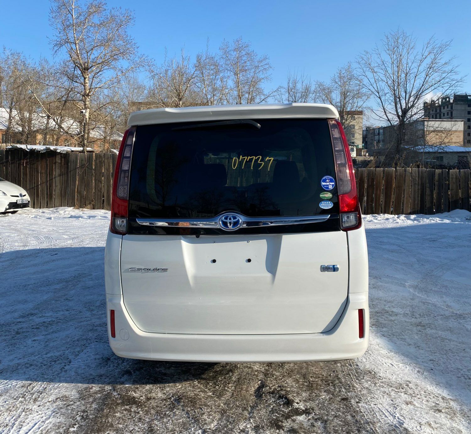 Toyota esquire 2016/2025,11 sar