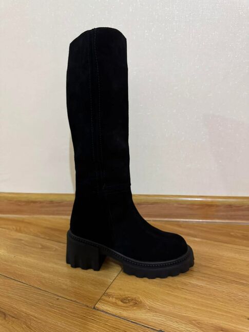 Өвлийн цэвэр илгэн гутал