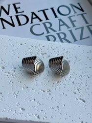 Титан ган ээмэг