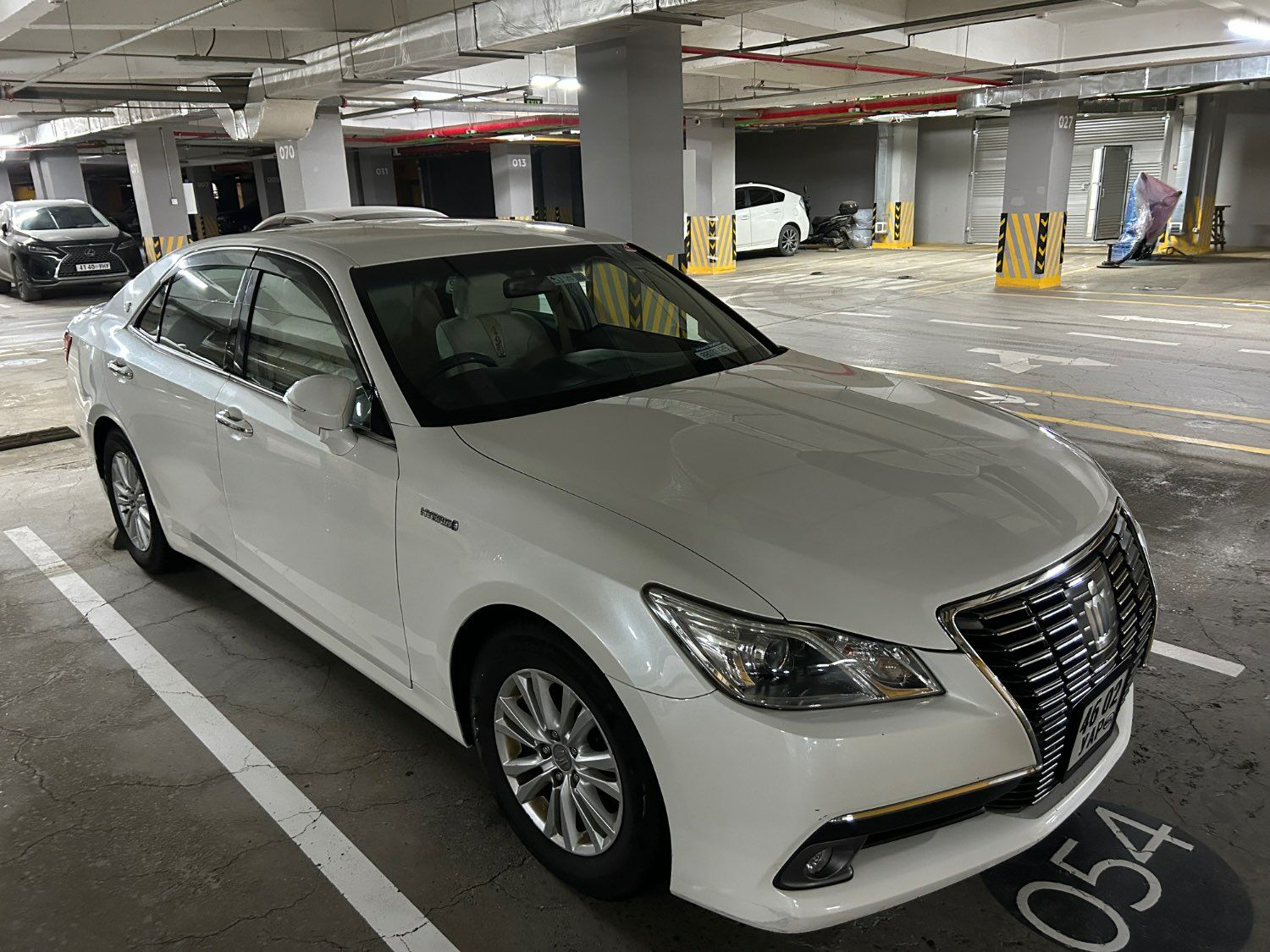 Crown royalsaloon 14/23 