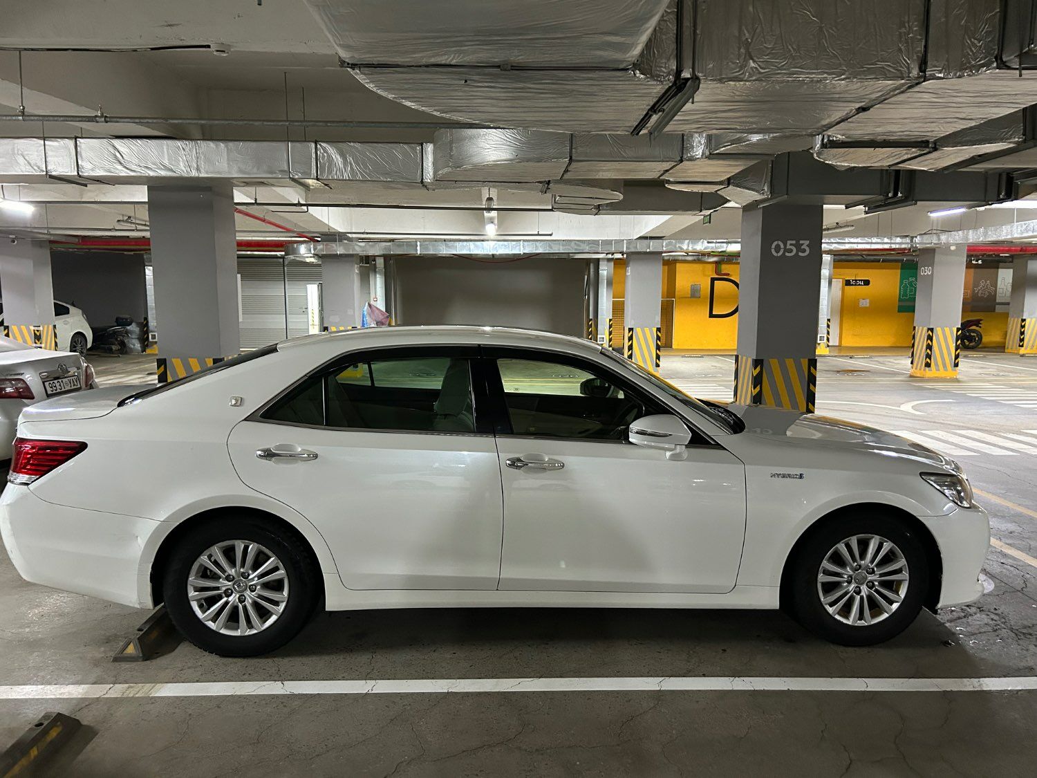 Crown royalsaloon 14/23 