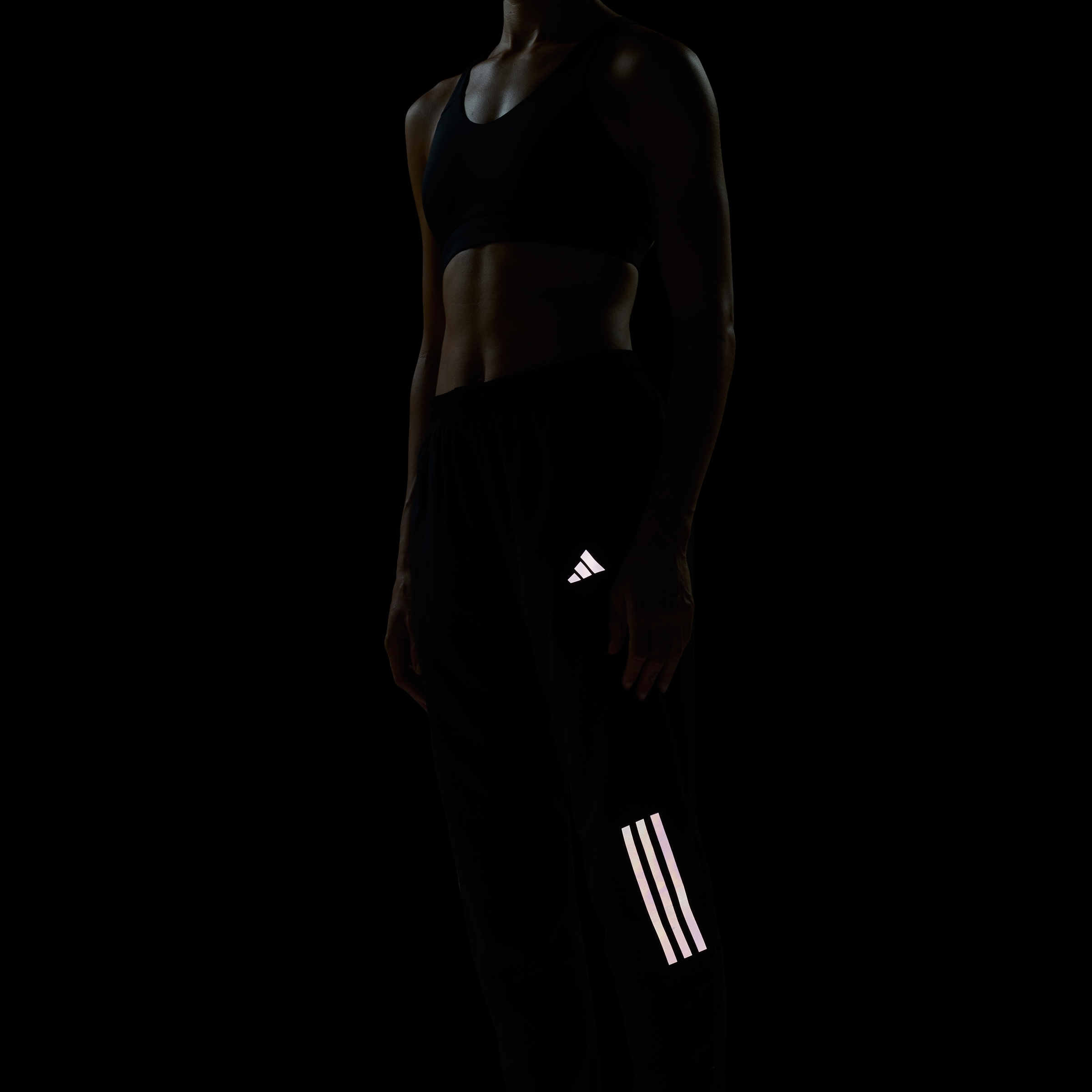 adi365 Astro W BLACK