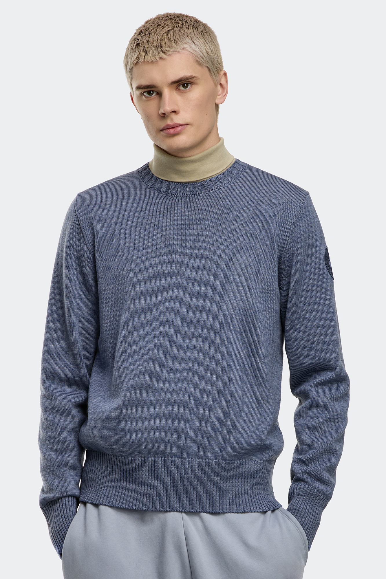 Цамц, Rosseau Crewneck