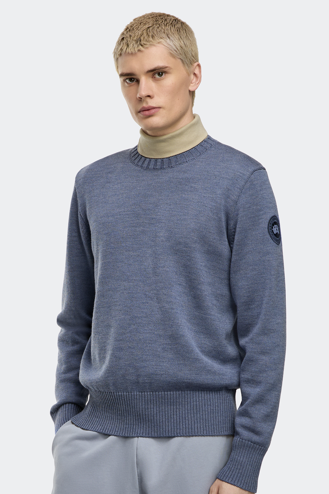 Цамц, Rosseau Crewneck