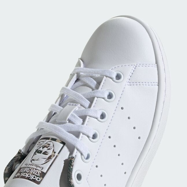 STAN SMITH J