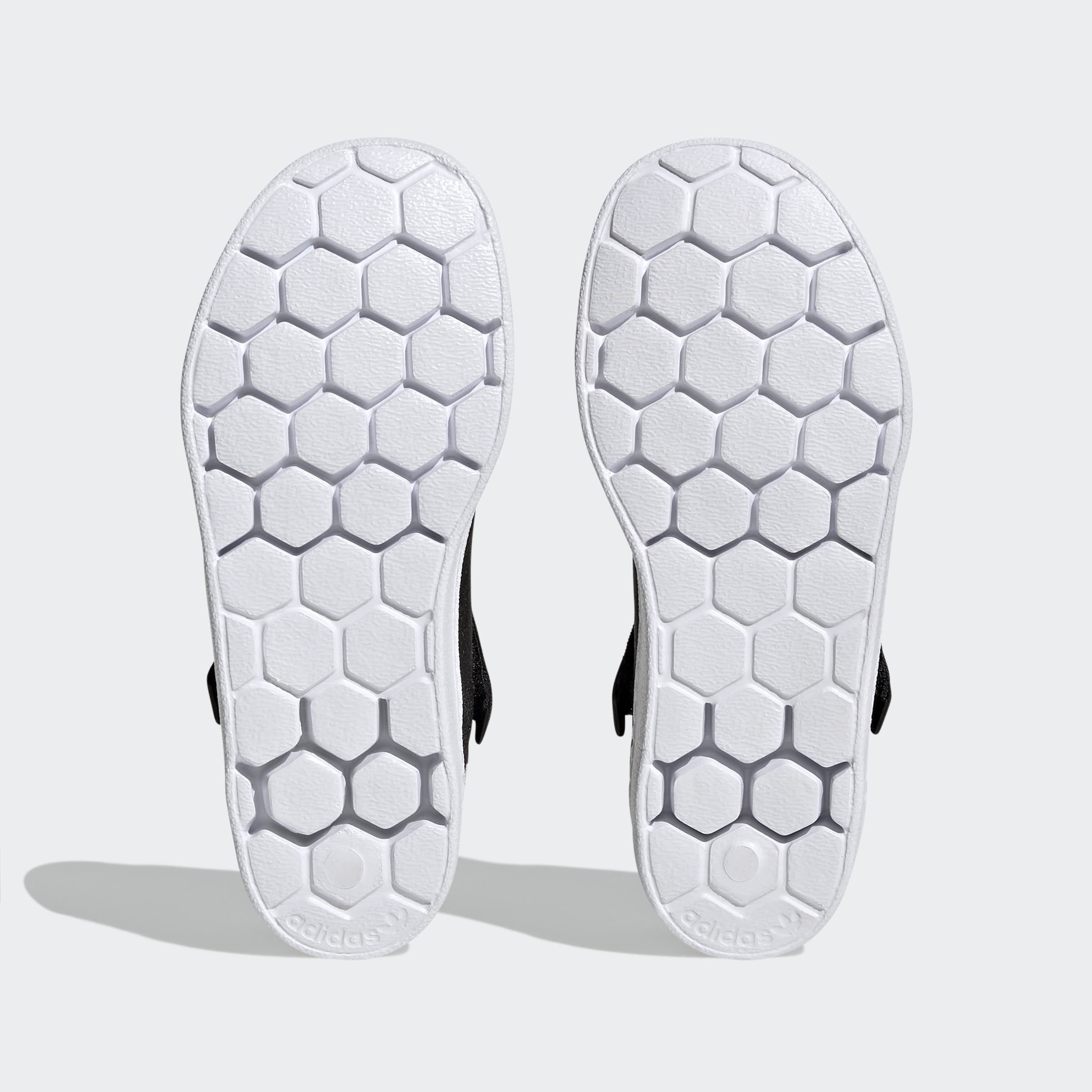 SUPERSTAR 360 CF C CBLACK/GOLDMT/FT, 390