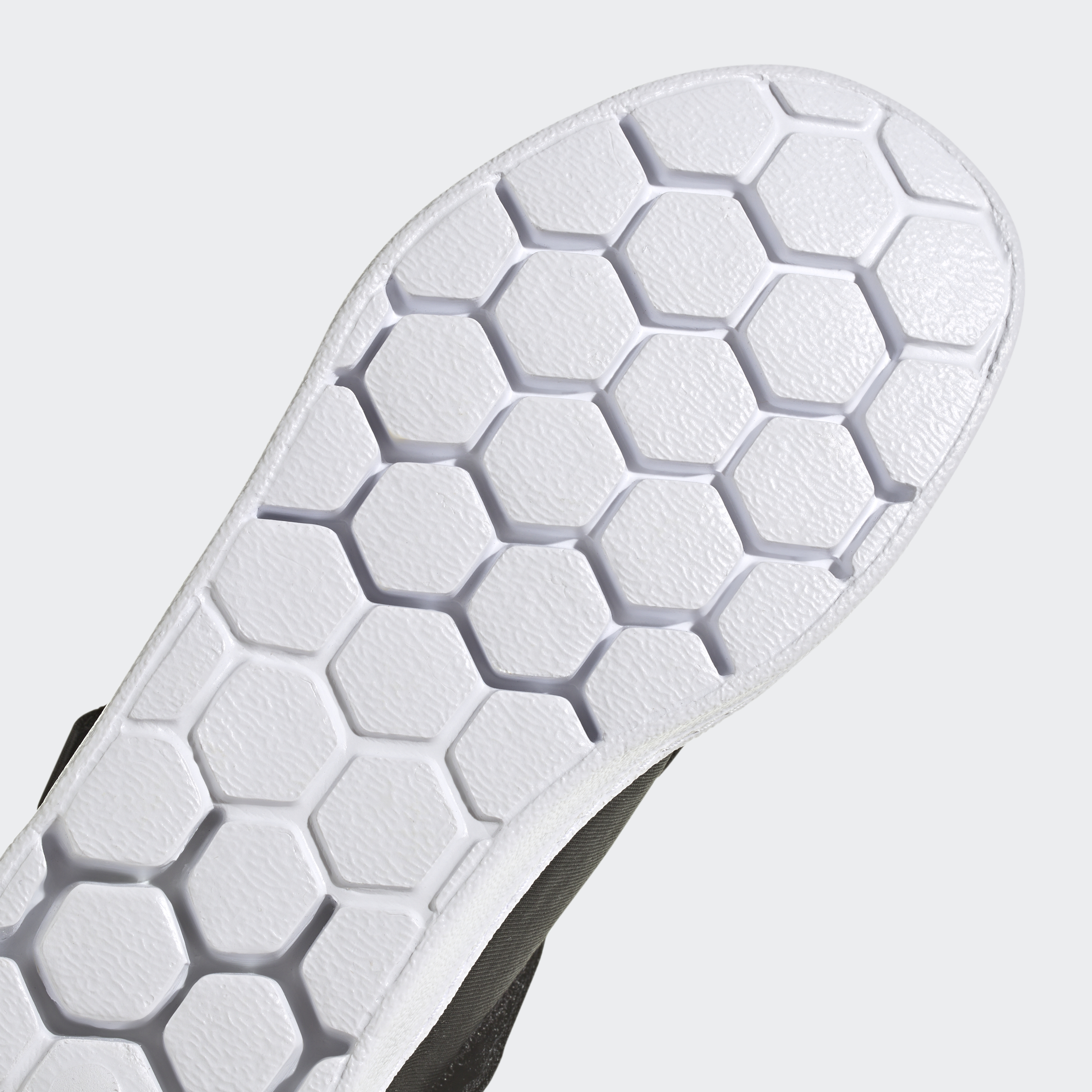 SUPERSTAR 360 CF C CBLACK/GOLDMT/FT, 390