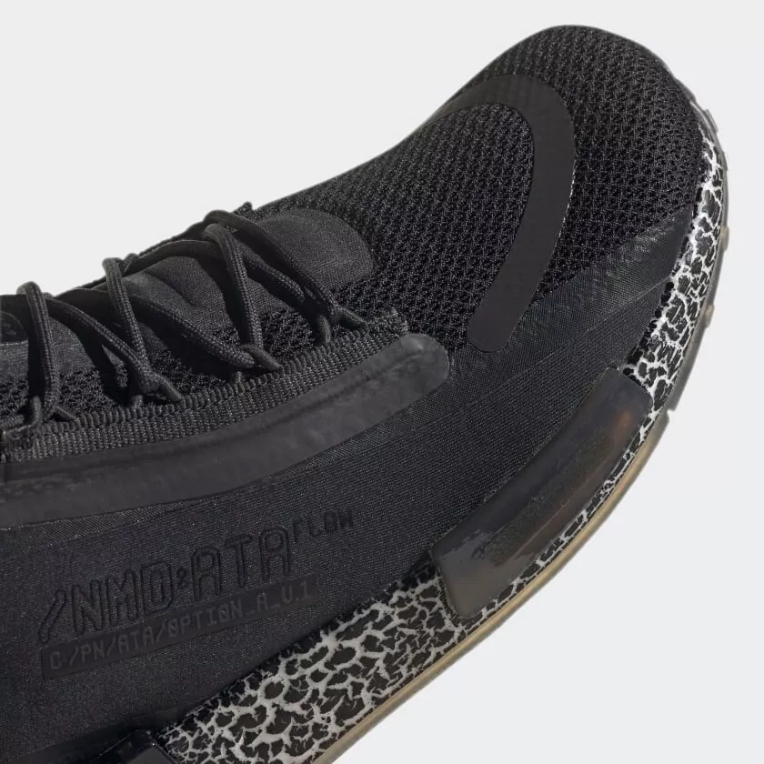 NMD_R1 SPECTOO CBLACK/CAR