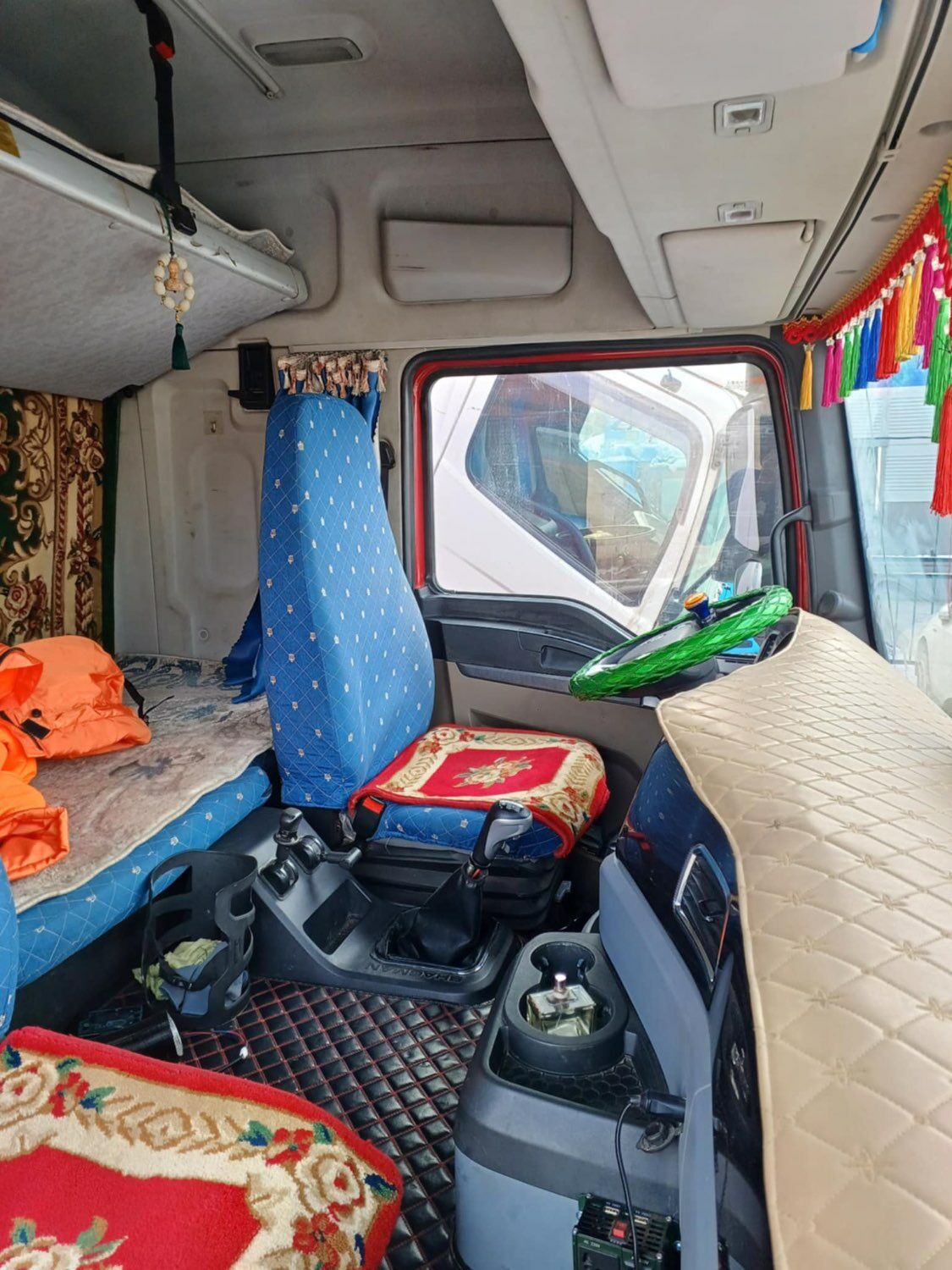 Ачааны машин 2022/2025