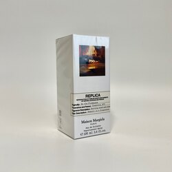 Replica by the fireplace edt