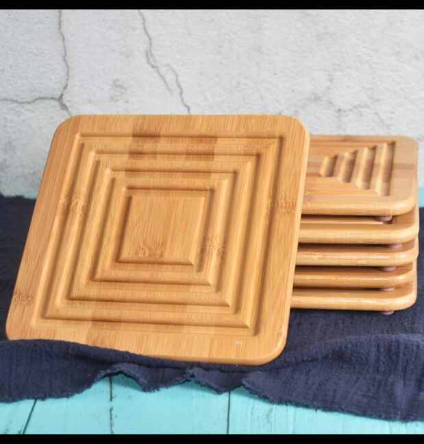 Халуун тусгаарлах модон тавцан