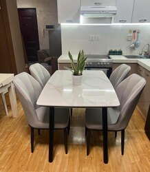 Чулуун тавцантай ширээ