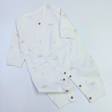 Боди нимгэн уяатай нохой,цэцэг