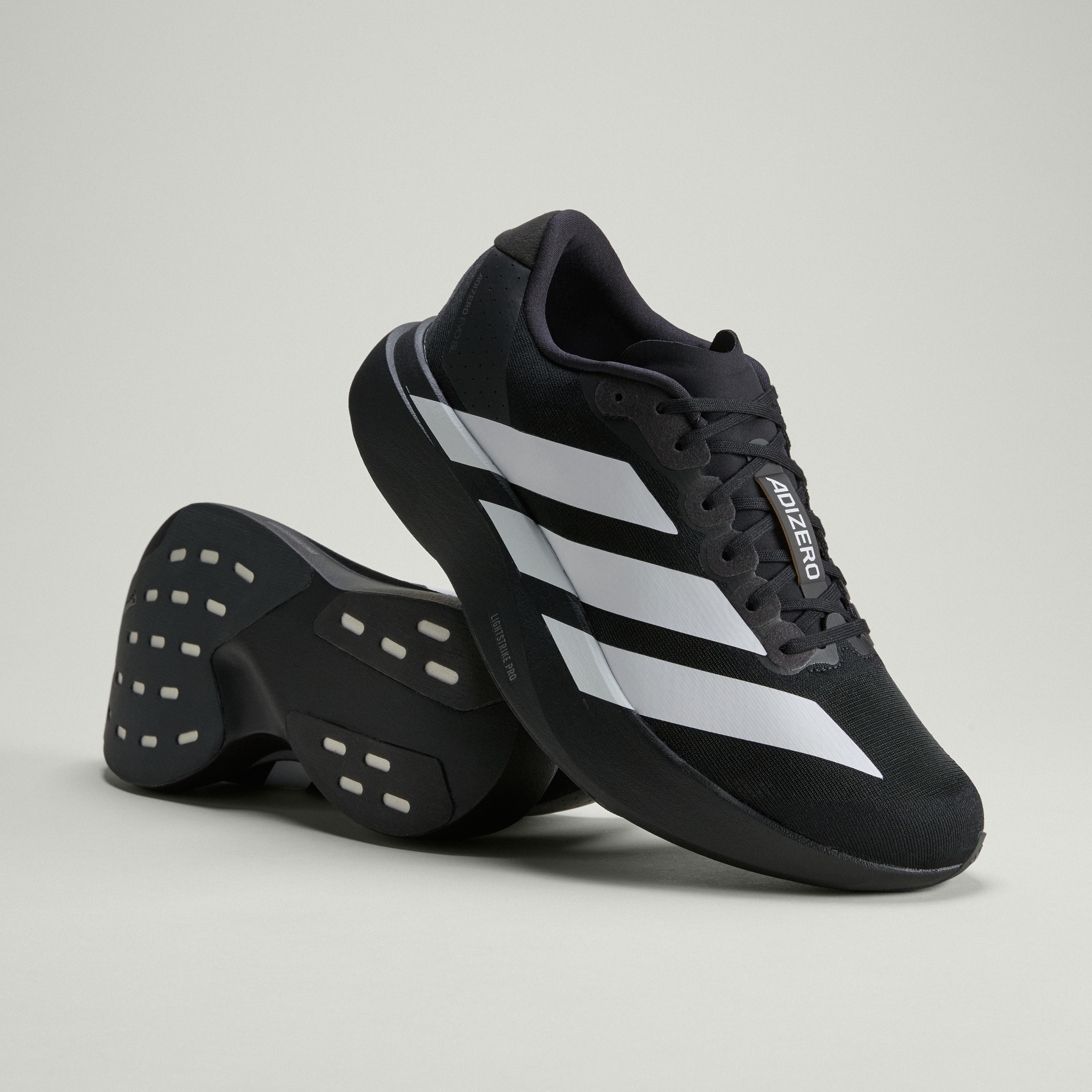 adizero Evo SL M CBLACK/FTWWHT/CBLACK