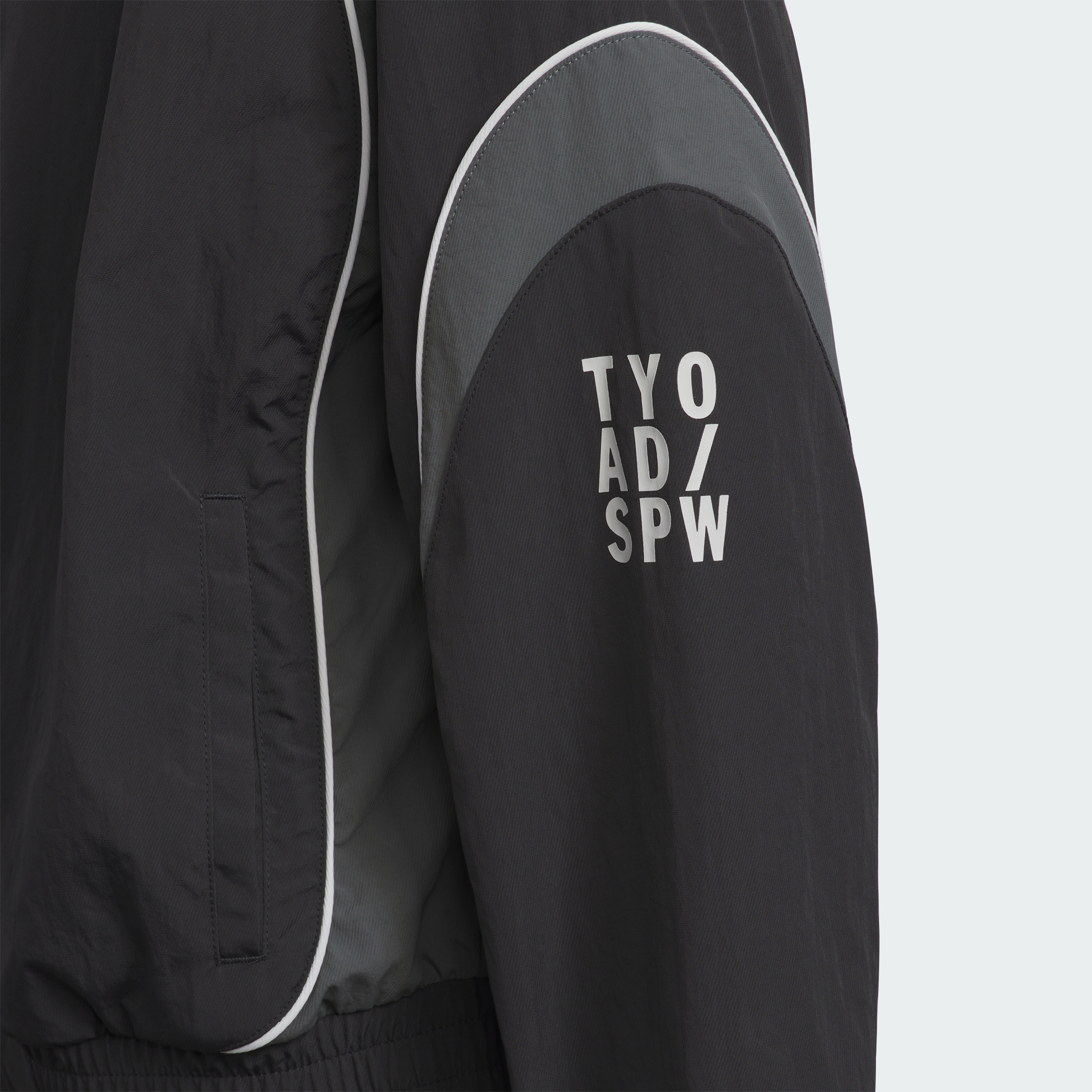 K BL LT WV JK BLACK/GRESIX