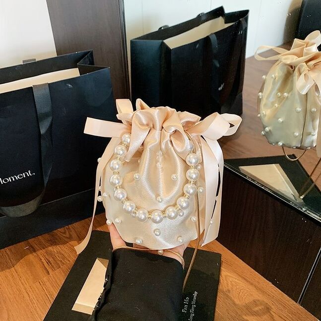 Торгон цүнх