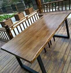 Хуш модон ширээ бэлэн