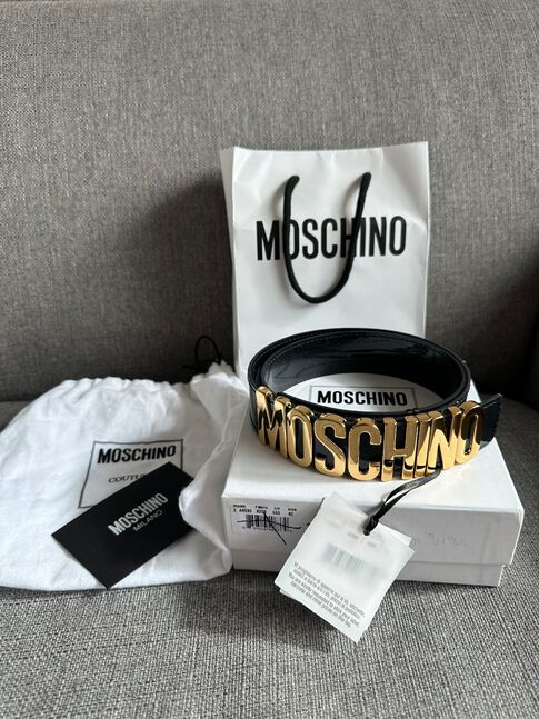 Moschino-бүс