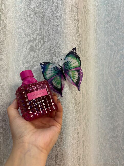 Грамаар зарж байна 