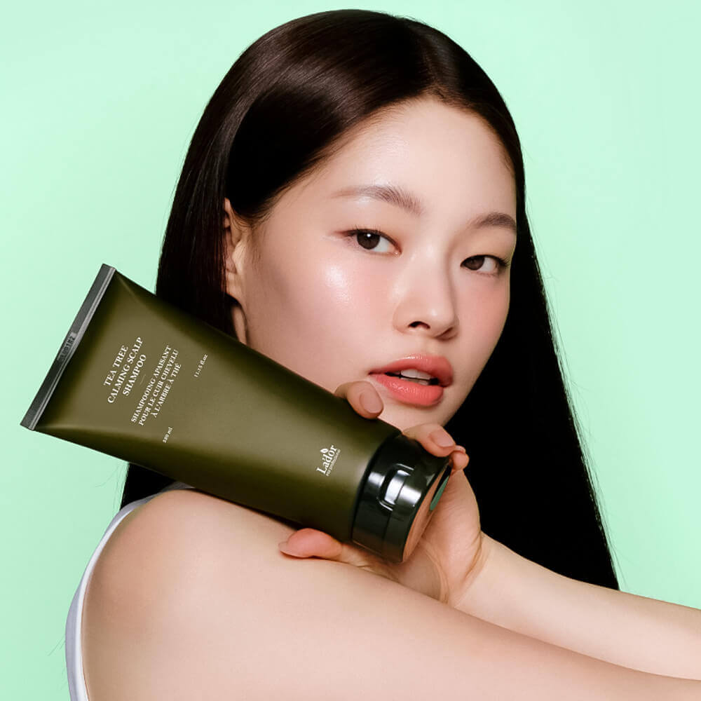 LADOR TEA TREE CALMING SCALP SHAMPOO 330ml