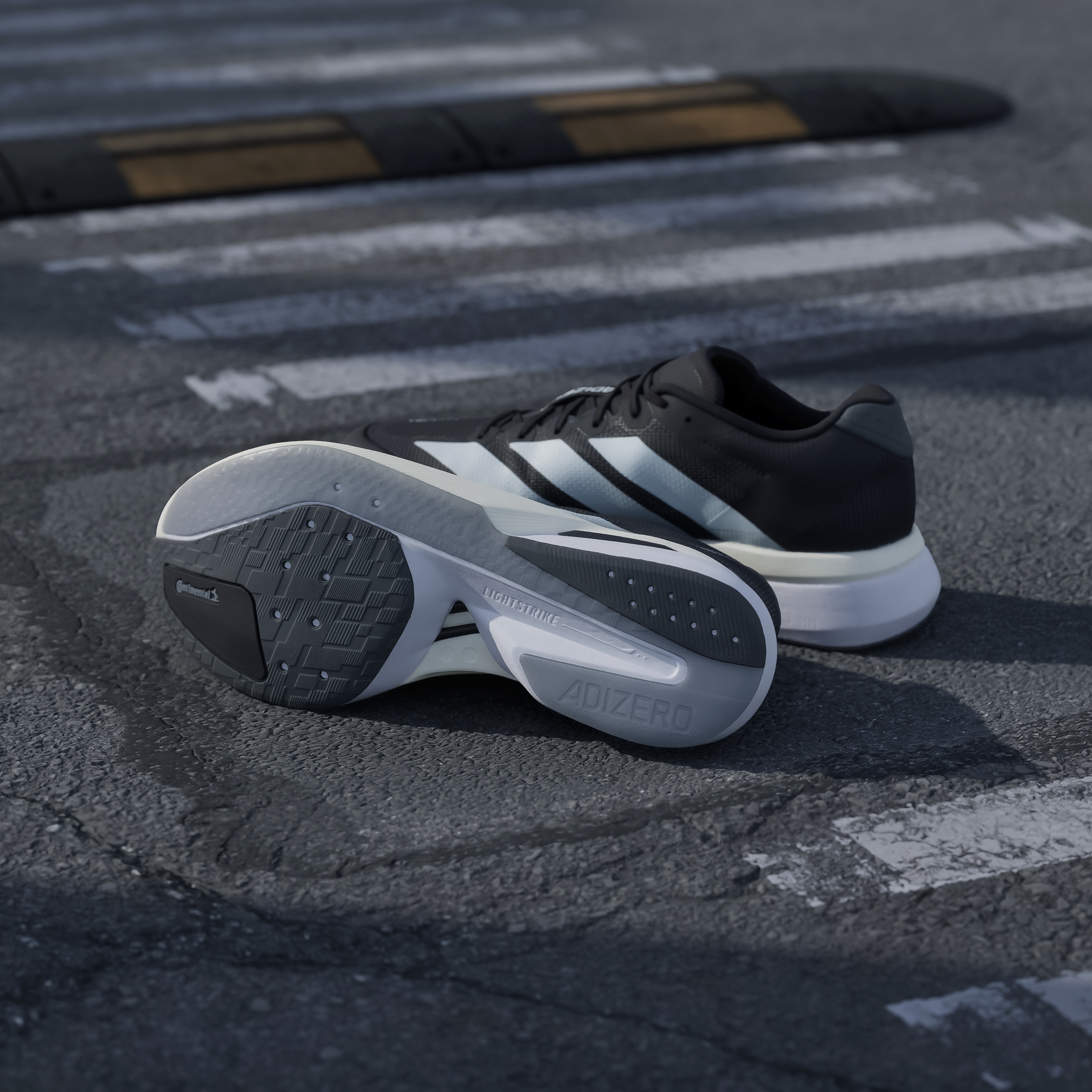 ADIZERO BOSTON 13 M CBLACK/FTWWHT/GREFIV