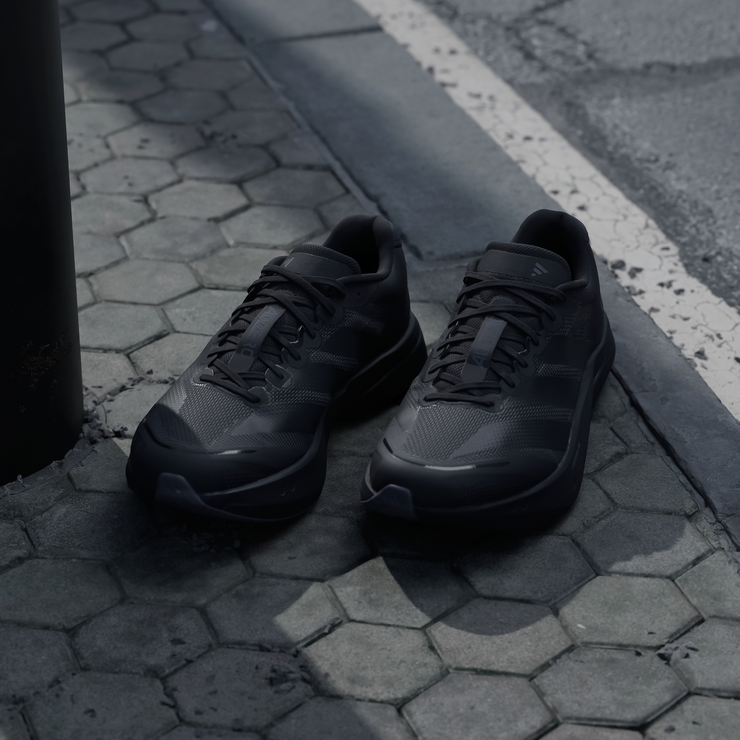 ADIZERO BOSTON 13 M CBLACK/CARBON/CBLACK